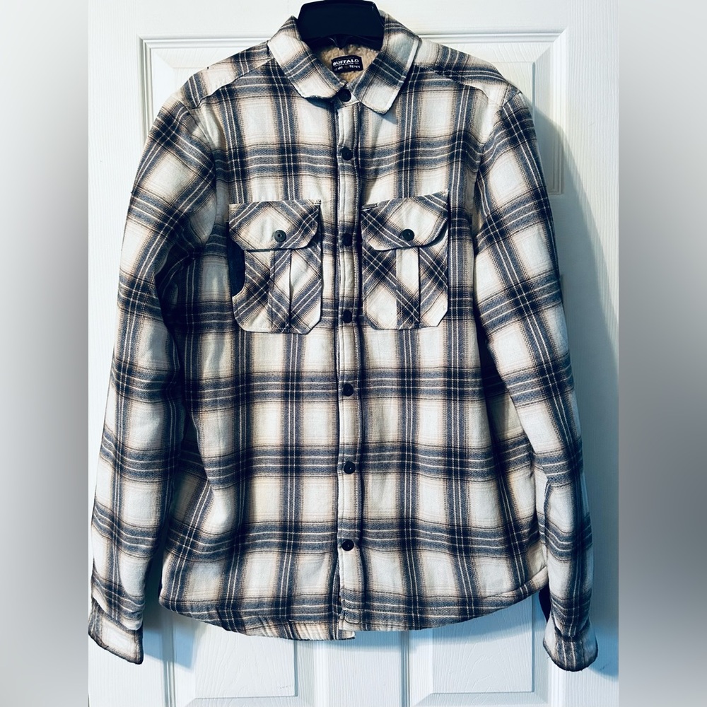 Buffalo David Bitton Women’s Fleece-Lined Plaid Button-Up Shacket - Size M - Picture 2 of 5